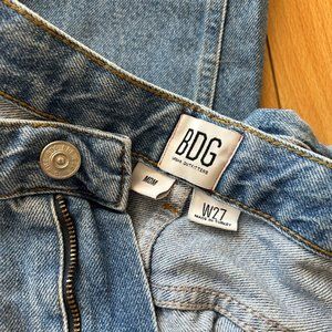 BDG Mom Jeans in Size 27